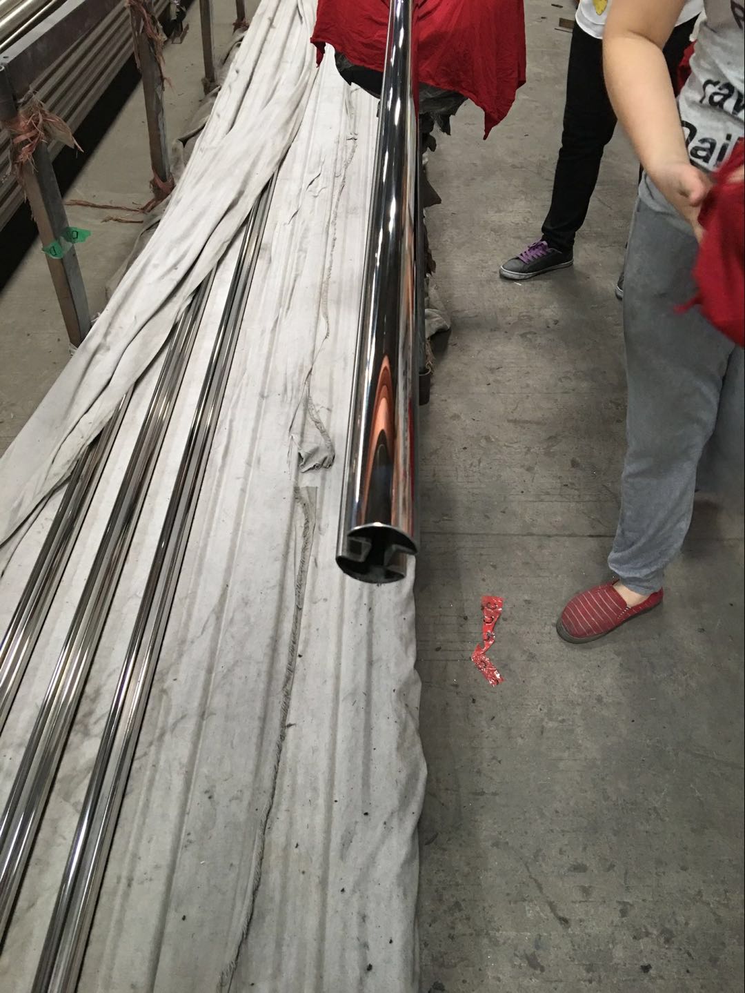 不锈钢镜面圆管双槽管2.jpg