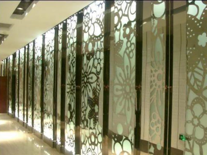 为什么现代人都喜欢新中式不锈钢屏风。看完这个就懂了