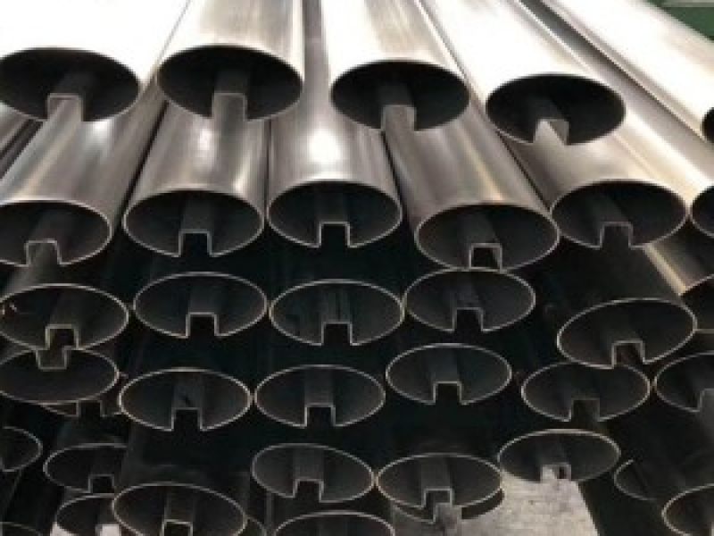 关于生产不锈钢异型管所选用的热挤压生产工艺介绍